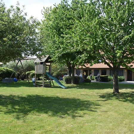 De Meiboom Vakantiehoeve Tot 21 Pers Langemark المظهر الخارجي الصورة